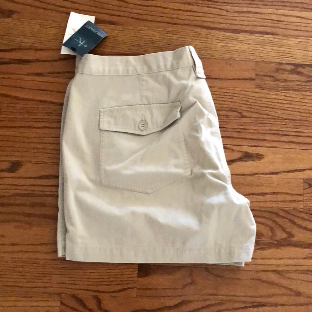 BNWT Calvin Klein khakis shorts size 16